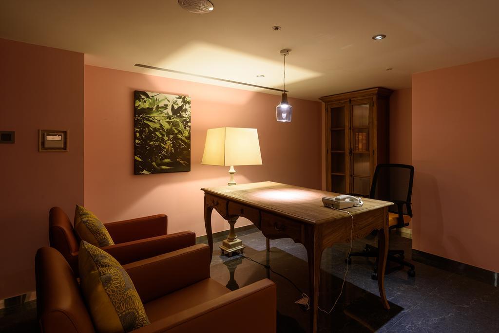 Inhouse Hotel Taichung Dış mekan fotoğraf